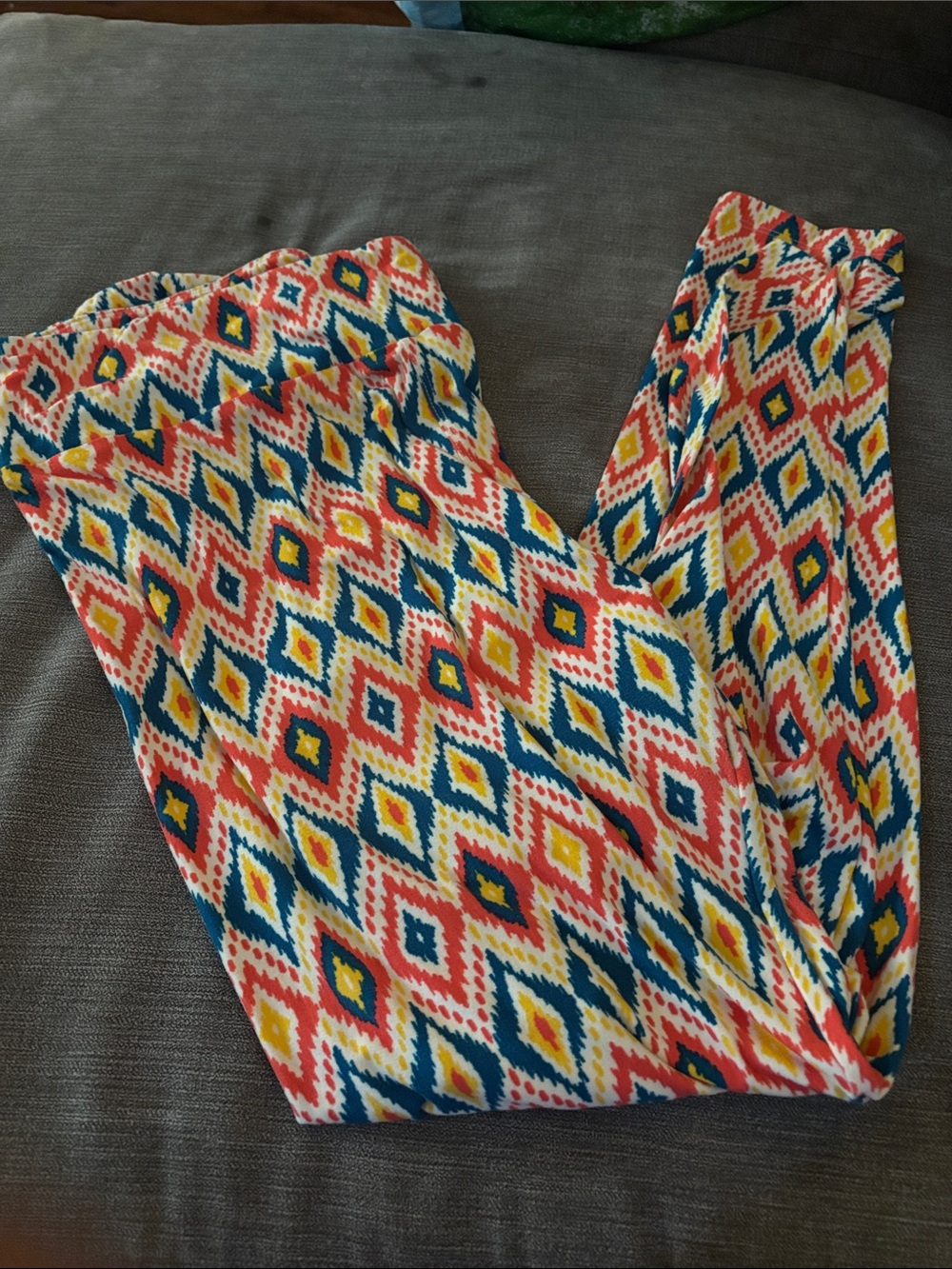 Women’s Multicolor Diamond Print Stretch leggings LulaRoe Tall & Curvy